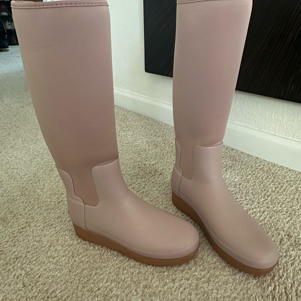 Hunter special edition knee high Boots size 7,5 US